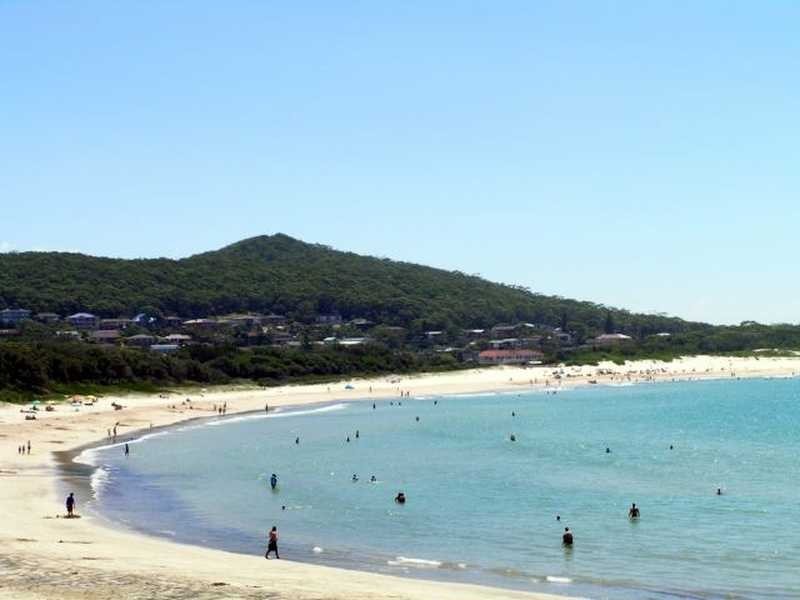 2/2 Boulder Bay Road, Fingal Bay NSW 2315