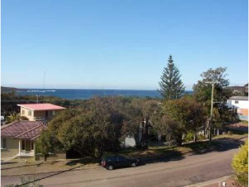 10 Lentara Street, Fingal Bay NSW 2315