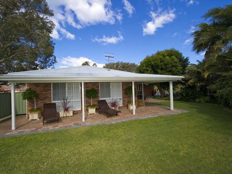 1 Crystal Close, Fingal Bay NSW 2315