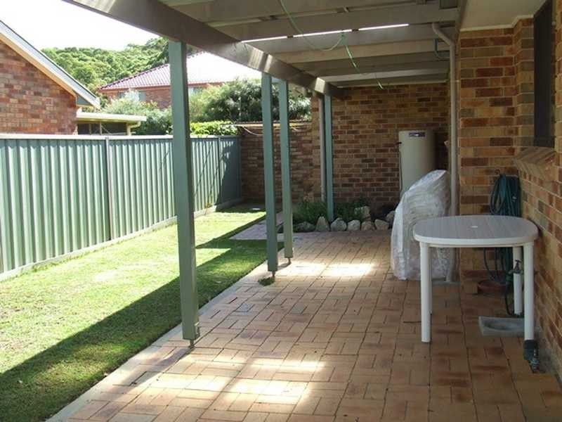 1/4 Whitesands Road, Fingal Bay NSW 2315