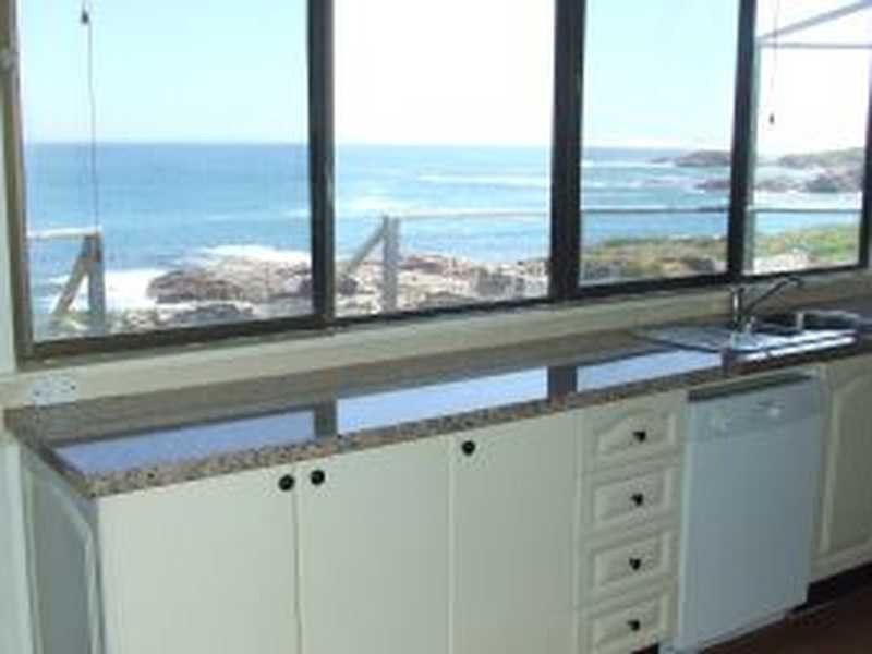 10 Ocean St, Fishermans Bay NSW 2316