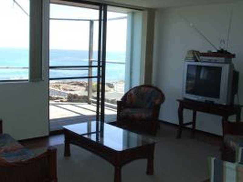 10 Ocean St, Fishermans Bay NSW 2316