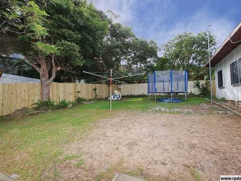 22 Tomaree Rd, Shoal Bay NSW 2315