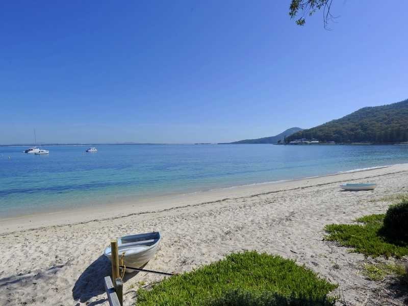 4 South Pacific Shoal Bay Rd, Shoal Bay NSW 2315