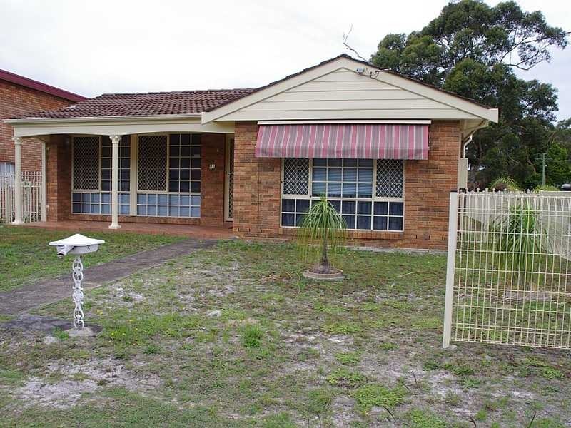 41 Government Rd, Shoal Bay NSW 2315