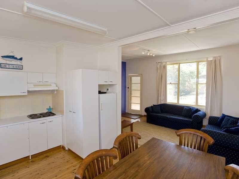 Unit 3/2 Victor Parade, Shoal Bay NSW 2315