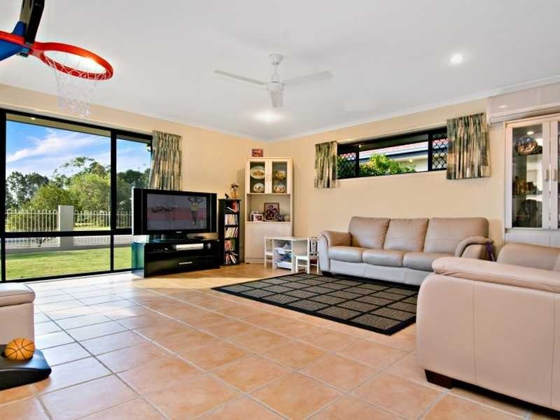 6 Sandleigh Crescent, Sippy Downs QLD 4556