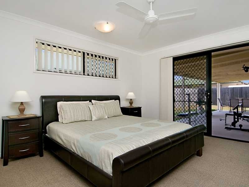 6 Pembroke Crescent, Sippy Downs QLD 4556