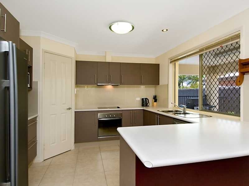 21 BATEMAN ST, Sippy Downs QLD 4556