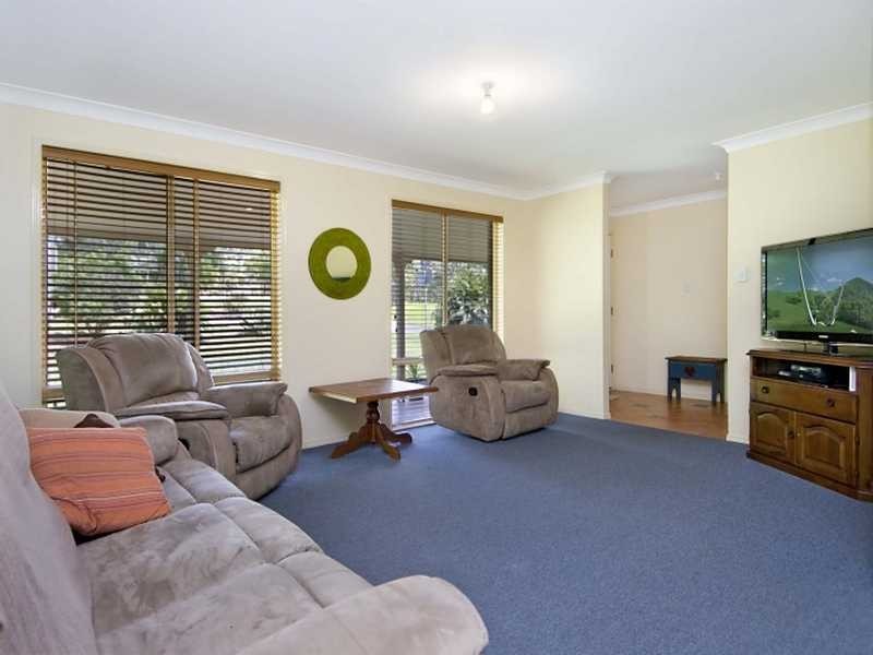 1 Greenhaven Drive, Palmview QLD 4553