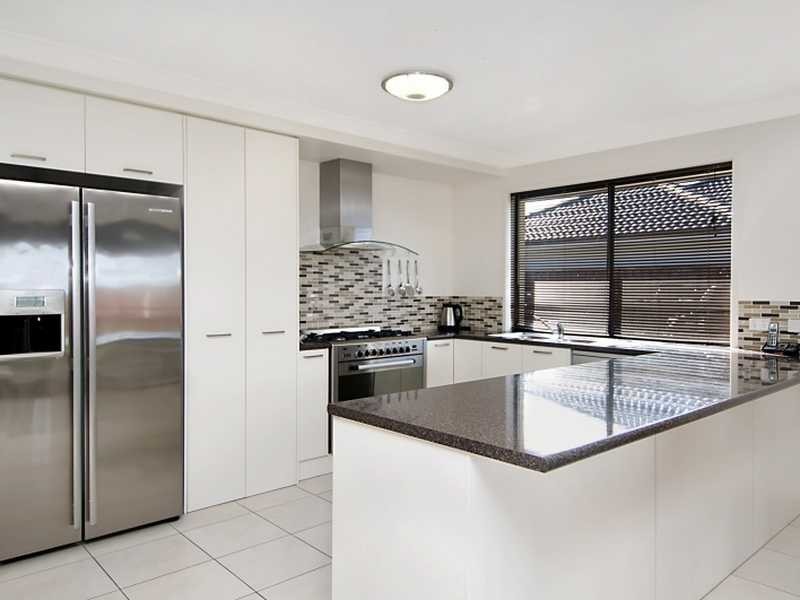 7 Brook Avenue, Sippy Downs QLD 4556