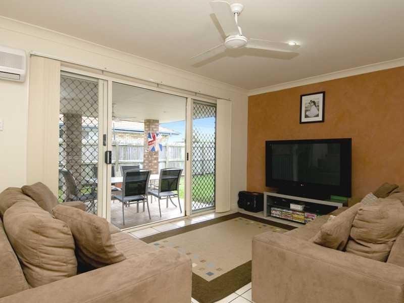 27 Trinity Cr, Sippy Downs QLD 4556
