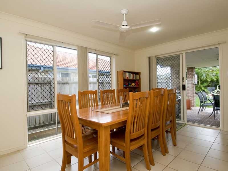 27 Trinity Cr, Sippy Downs QLD 4556
