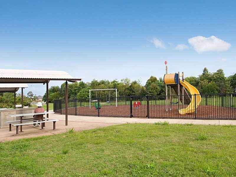 8 Ribbonwood Street, Sippy Downs QLD 4556