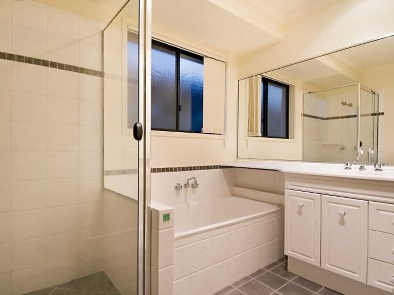 16 Edgewater Place, Sippy Downs QLD 4556