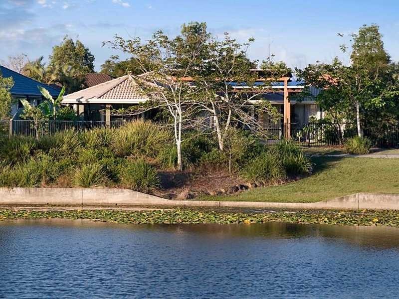 16 Edgewater Place, Sippy Downs QLD 4556