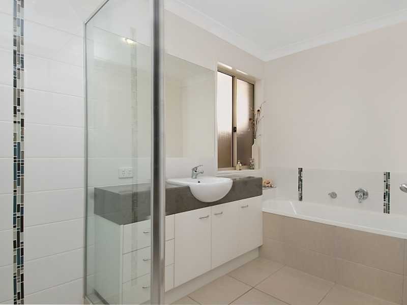 9 Beethoven Circuit, Sippy Downs QLD 4556