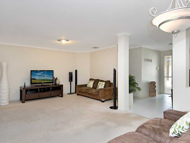 18 Oak Grove Way, Sippy Downs QLD 4556