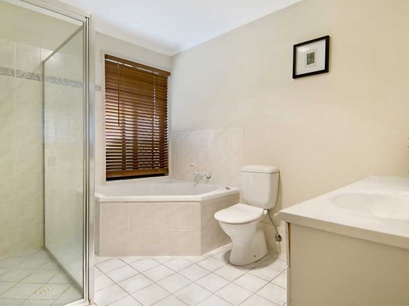18 Oak Grove Way, Sippy Downs QLD 4556