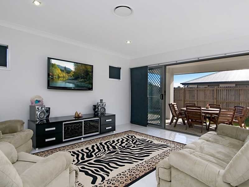 10 Clarence Place, Sippy Downs QLD 4556