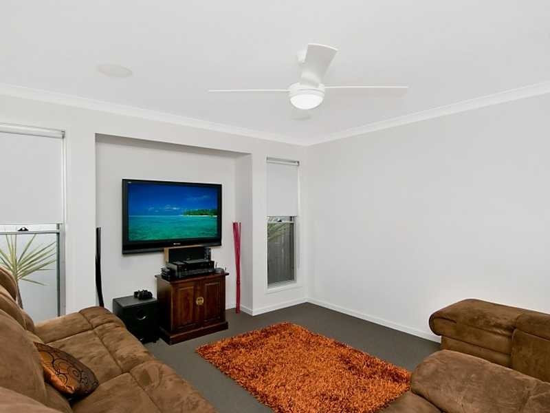 24 LEEA ST, Sippy Downs QLD 4556