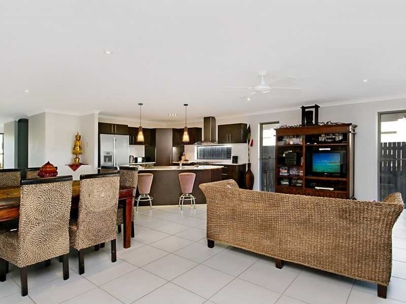 24 LEEA ST, Sippy Downs QLD 4556