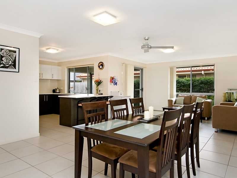 6 Burrows St, Sippy Downs QLD 4556