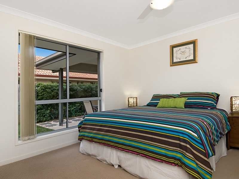 6 Burrows St, Sippy Downs QLD 4556