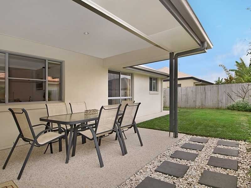 6 Burrows St, Sippy Downs QLD 4556