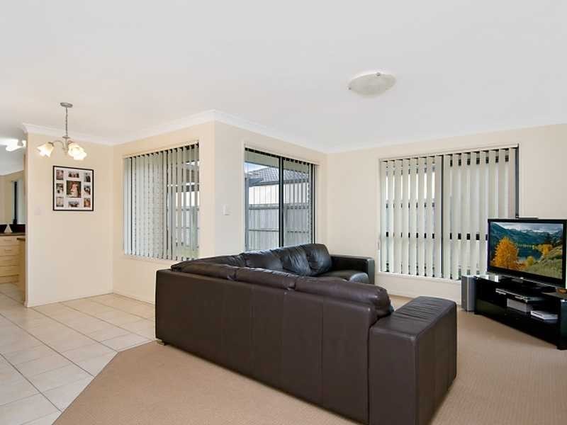 1 CONSTANCE LA, Sippy Downs QLD 4556