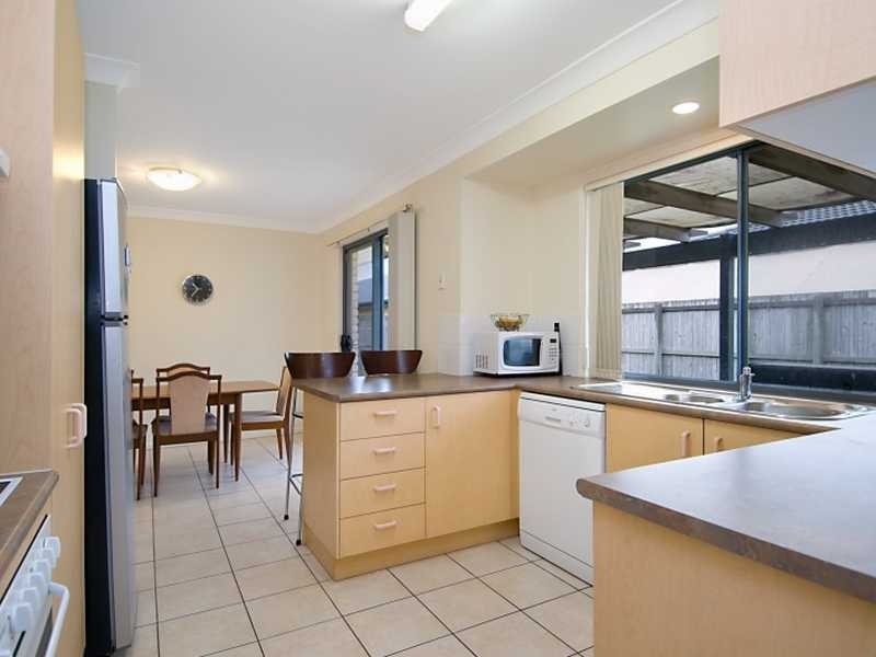 1 CONSTANCE LA, Sippy Downs QLD 4556
