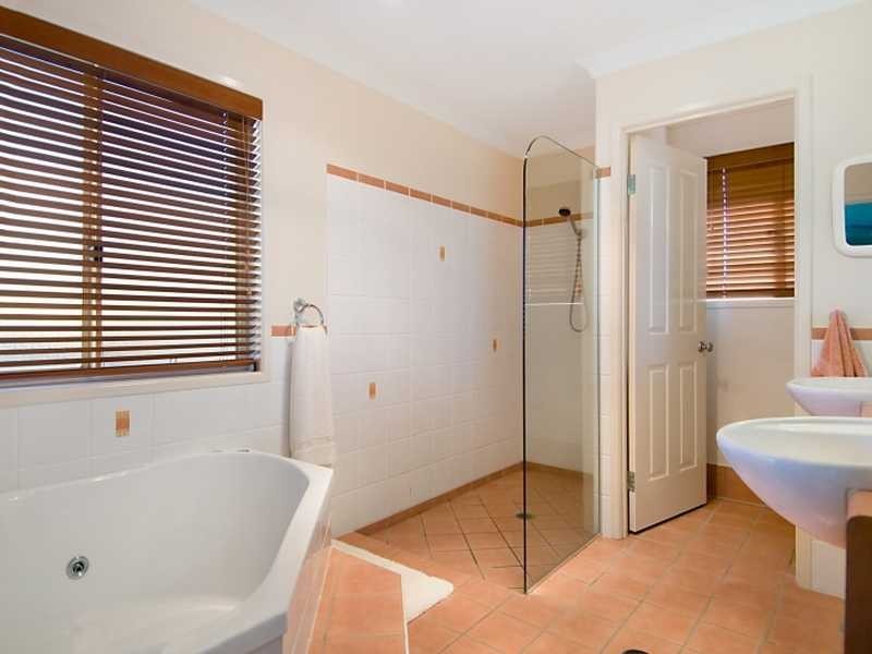 14 FITZWILLIAM DR, Sippy Downs QLD 4556