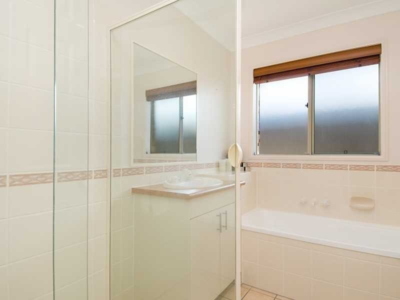 17 Statesman Circuit, Sippy Downs QLD 4556