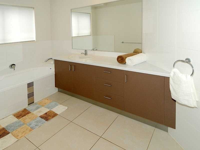 8 BURROWS ST, Sippy Downs QLD 4556