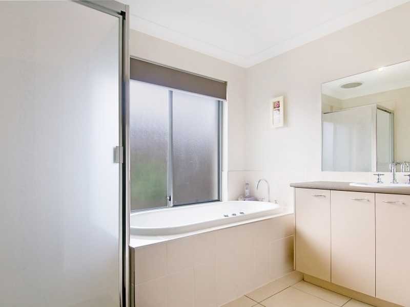 3 Brook Avenue, Sippy Downs QLD 4556