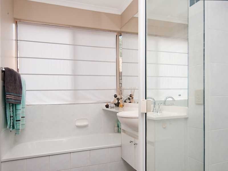 27 Oxford Close, Sippy Downs QLD 4556