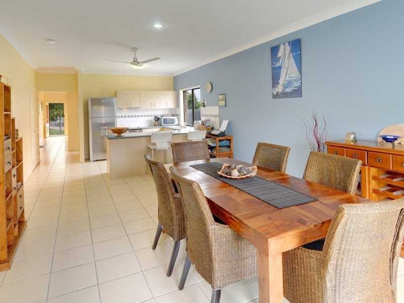 16 CHESTERTON CR, Sippy Downs QLD 4556