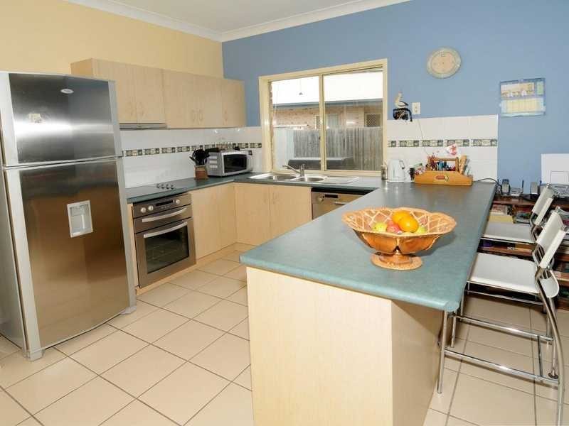 16 CHESTERTON CR, Sippy Downs QLD 4556