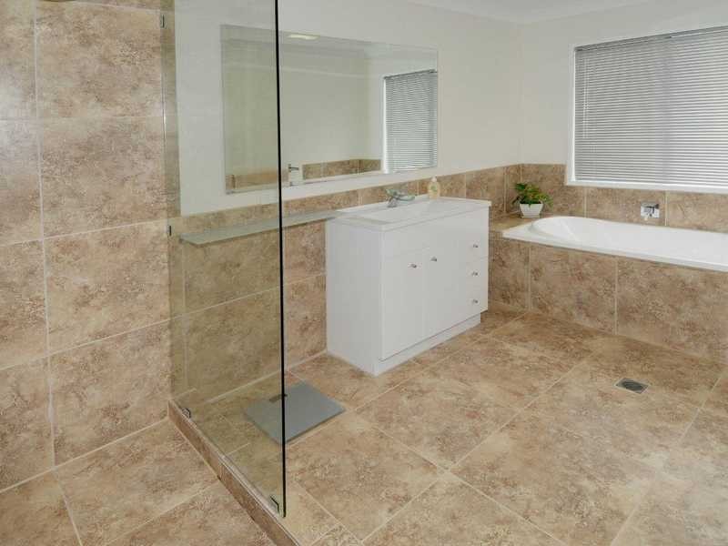 5 TOLMAN ST, Sippy Downs QLD 4556