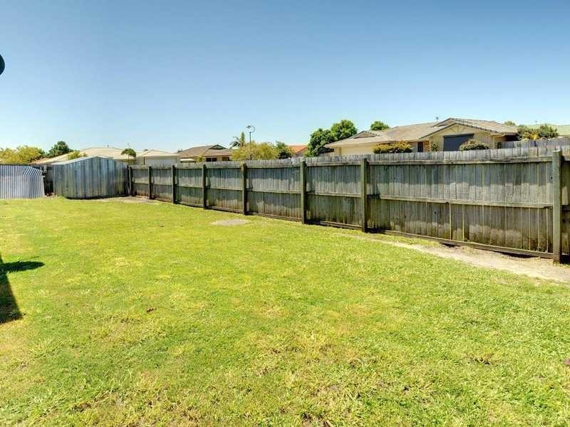18 STATESMAN CCT, Sippy Downs QLD 4556