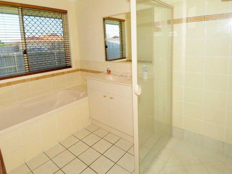 18 STATESMAN CCT, Sippy Downs QLD 4556