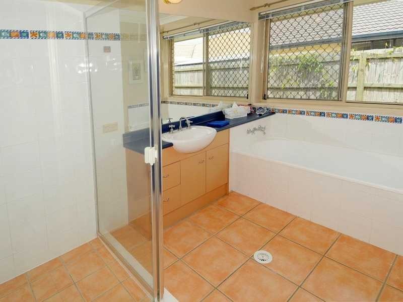 32 DORIAN CR, Sippy Downs QLD 4556
