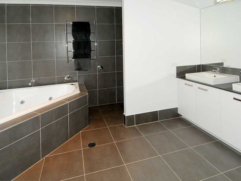 17 Condamine Street, Sippy Downs QLD 4556