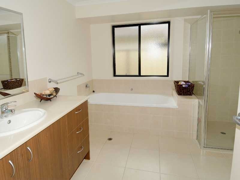 11 Earl Court, Landsborough QLD 4550