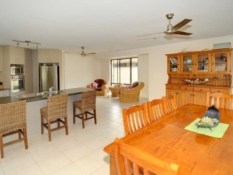 11 Earl Court, Landsborough QLD 4550