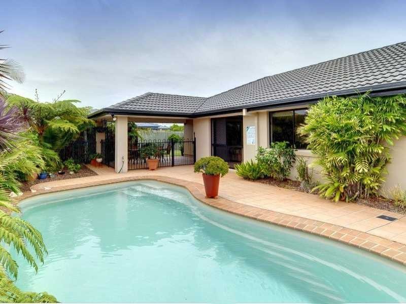 4 WELLMAN CR, Sippy Downs QLD 4556