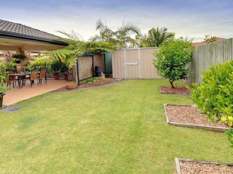 4 WELLMAN CR, Sippy Downs QLD 4556