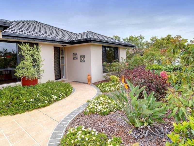 4 WELLMAN CR, Sippy Downs QLD 4556