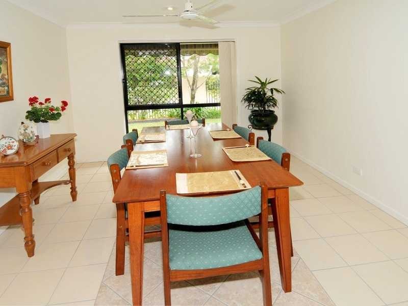 4 WELLMAN CR, Sippy Downs QLD 4556