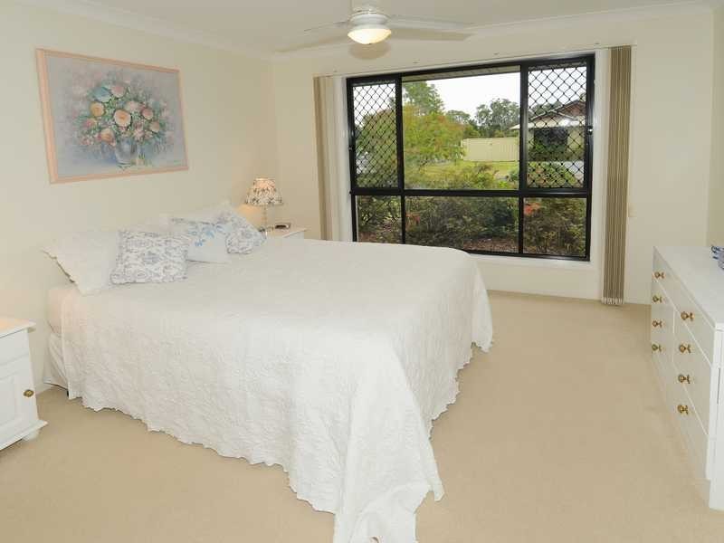 4 WELLMAN CR, Sippy Downs QLD 4556